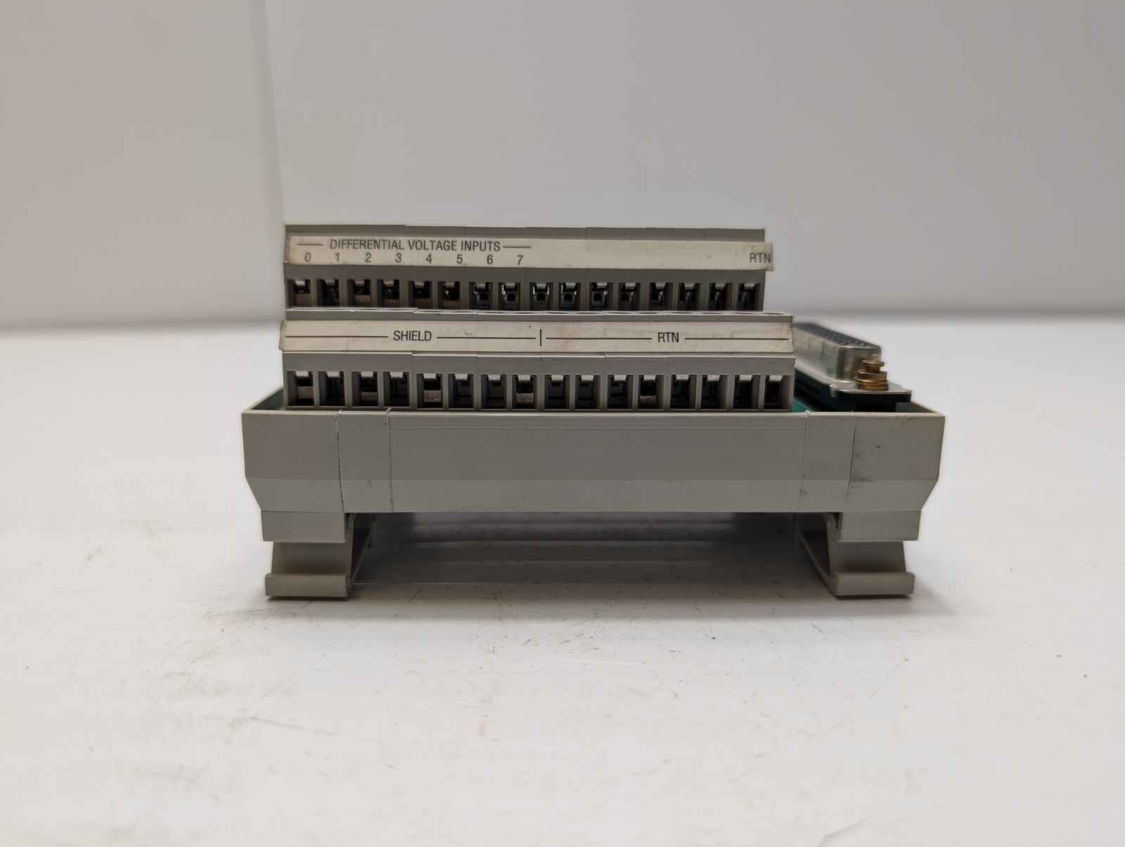 ALLEN BRADLEY 1492-AIFM8-3 Analog Interface Module Ser A