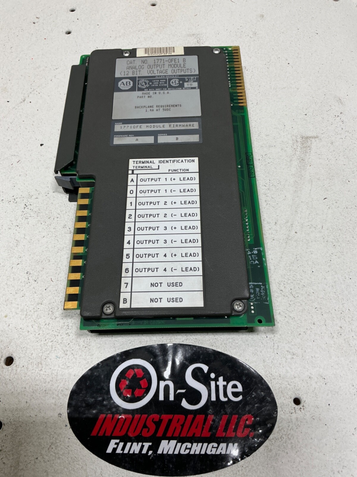 ALLEN-BRADLEY 1771-OFE1 SERIES B F/W REV A ANALOG OUTPUT MODULE