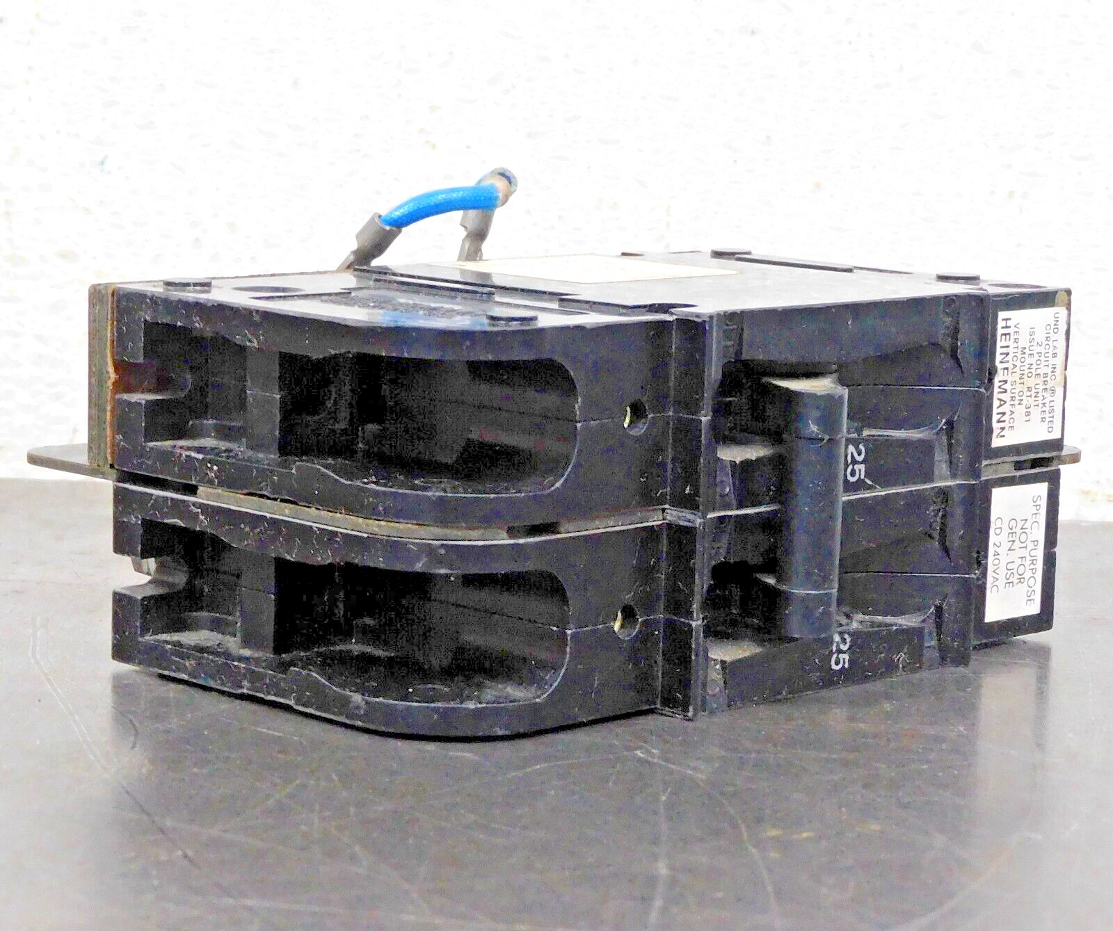 Heinemann CD2-Z521-16 2-Pole Circuit Breaker 240V AC 25 Amp 50/60 Hz