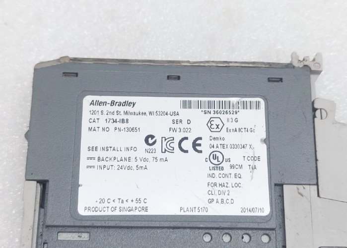 ALLEN-BRADLEY 1734-IB8 SINK INPUT MODULE