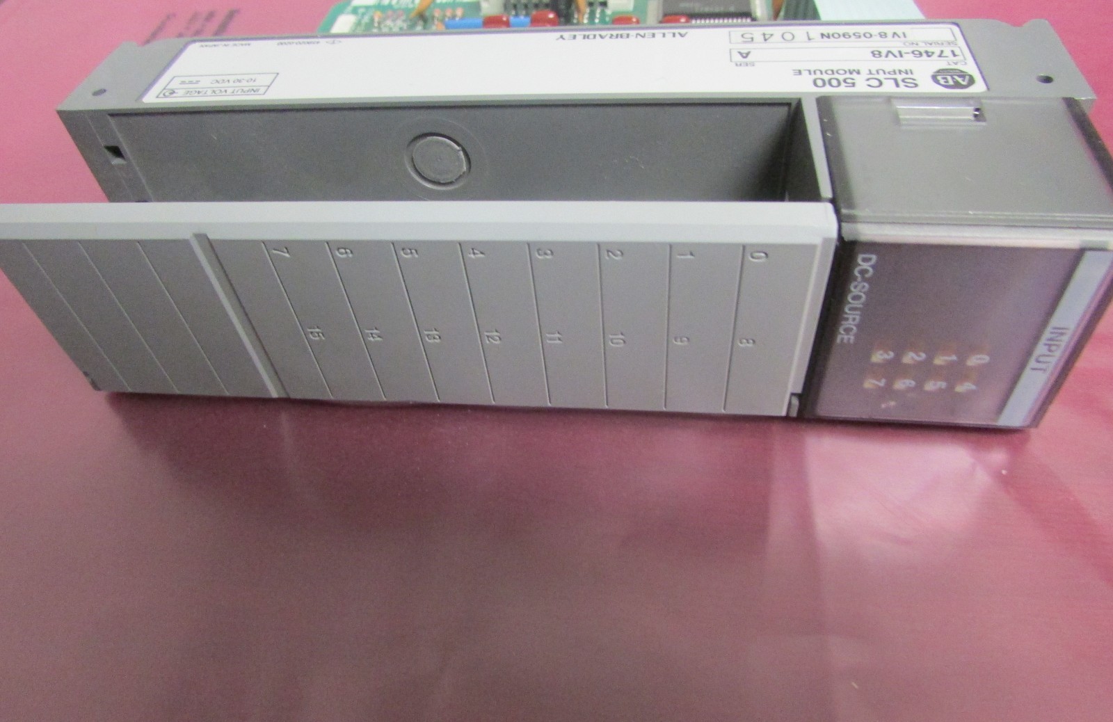 ALLEN BRADLEY 1746 IV8 DC Source Input Module