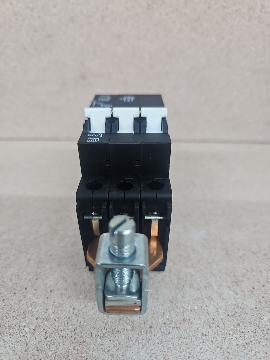 CBI QY-3(13)-DM-U2-150A-B0-ZL CIRCUIT BREAKER 150 AMP 3-POLE W/HARDWARE