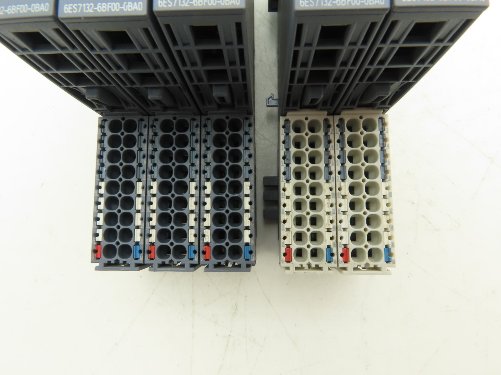 Siemens 6ES7 132-6BF00-0BA0 SIMATIC ET200SP Digital Output Module 8x24V Lot of 5