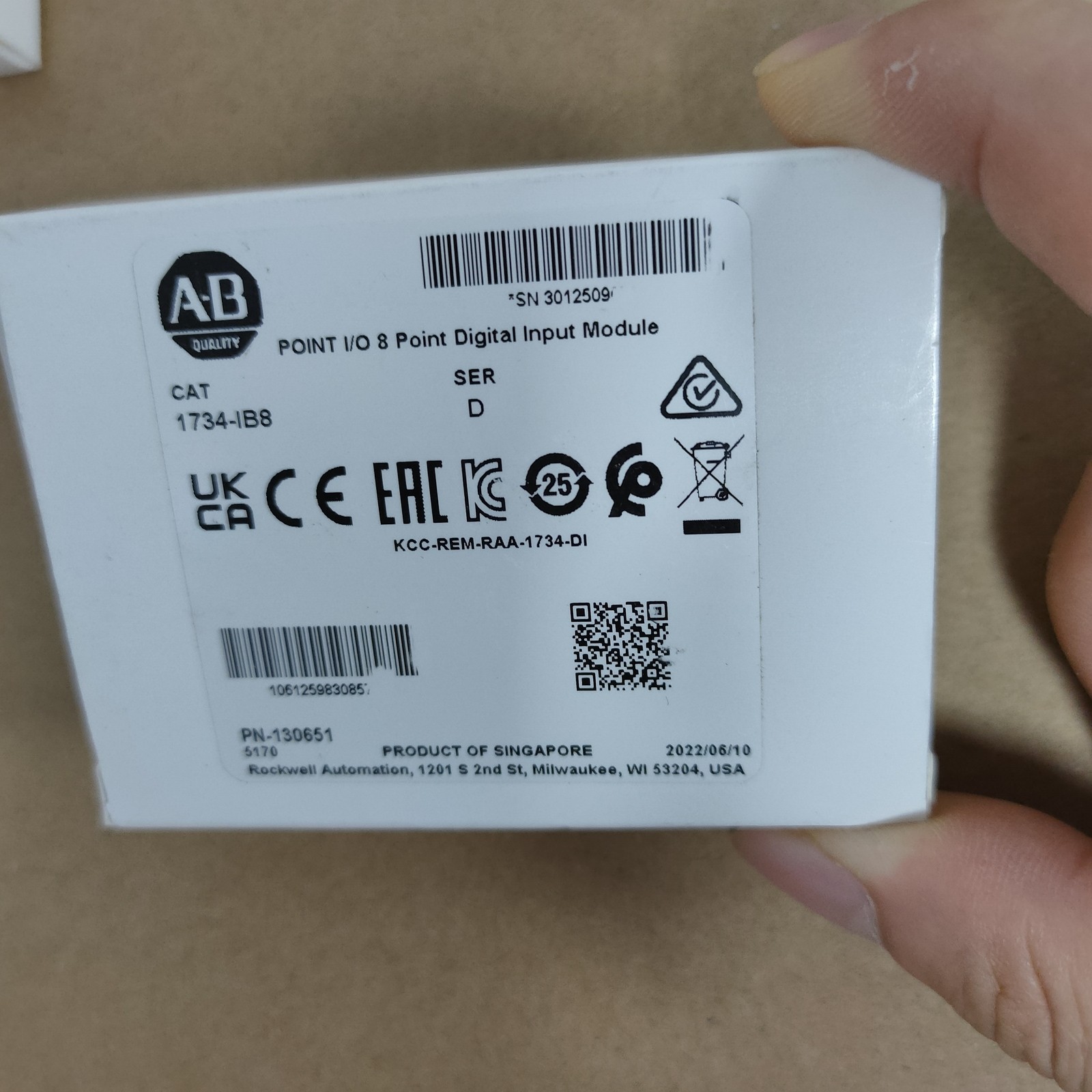 Allen-Bradley 1734-IB8 SER D 8Point Digital Input Module Allen Bradley 1734 IB8
