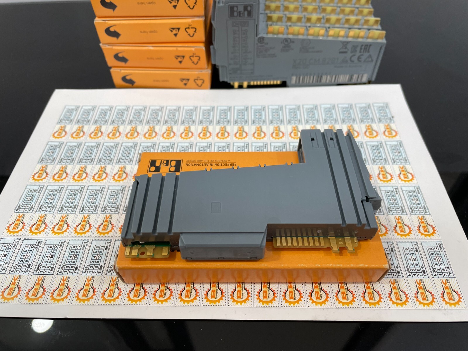 X20CM8281 B&R X20 universal mixed module Fedex or DHL