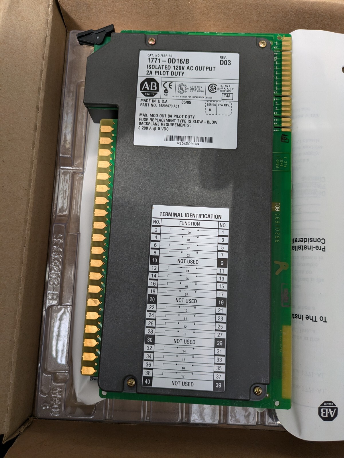 Allen Bradley Isolated 120V AC Output Module 1771-OD16/B
