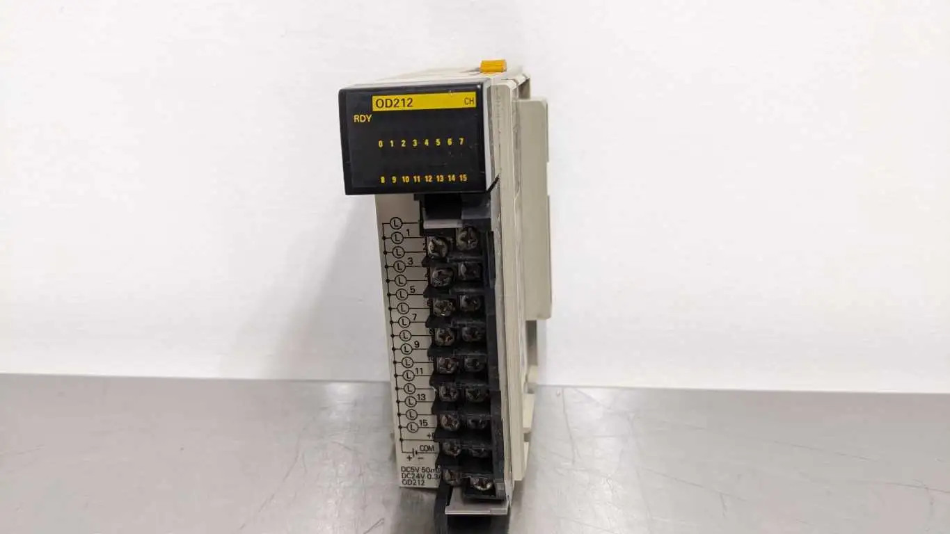 Omron CQM1-OD212 Output Module 16 Points 5-24VDC 0.3A/Point 4.8a/Unit