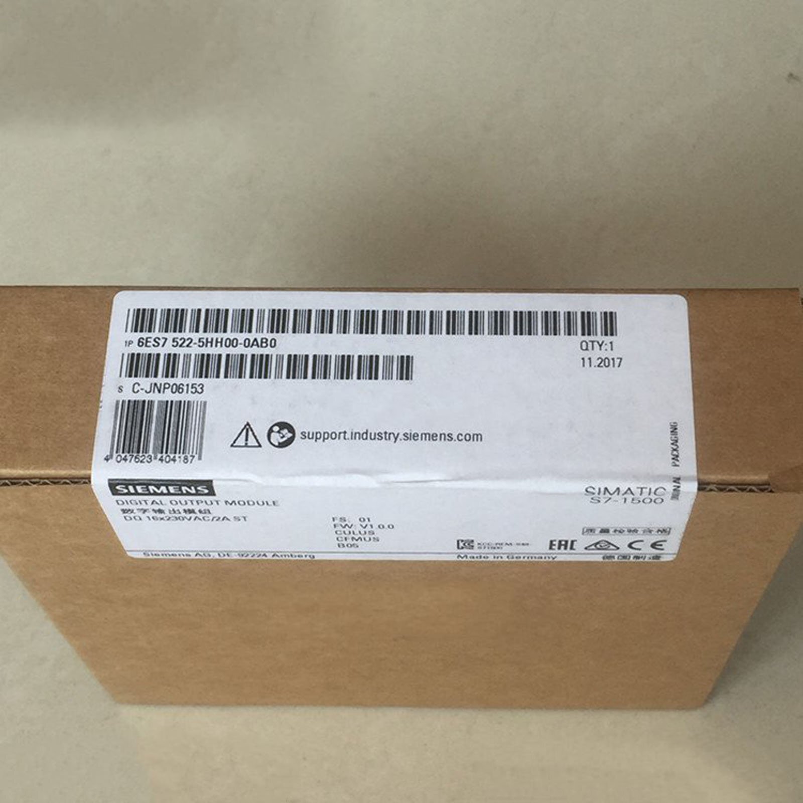 SIEMENS NEW PLC Module 6ES7522-5HH00-0AB0 Free shipping one-year warranty
