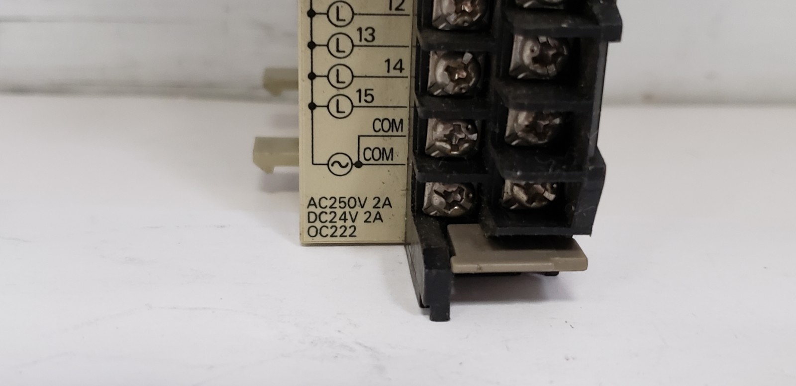 OMRON CQM1-OC222 OUTPUT MODULE, 16 POINTS, 250VAC, 24VDC