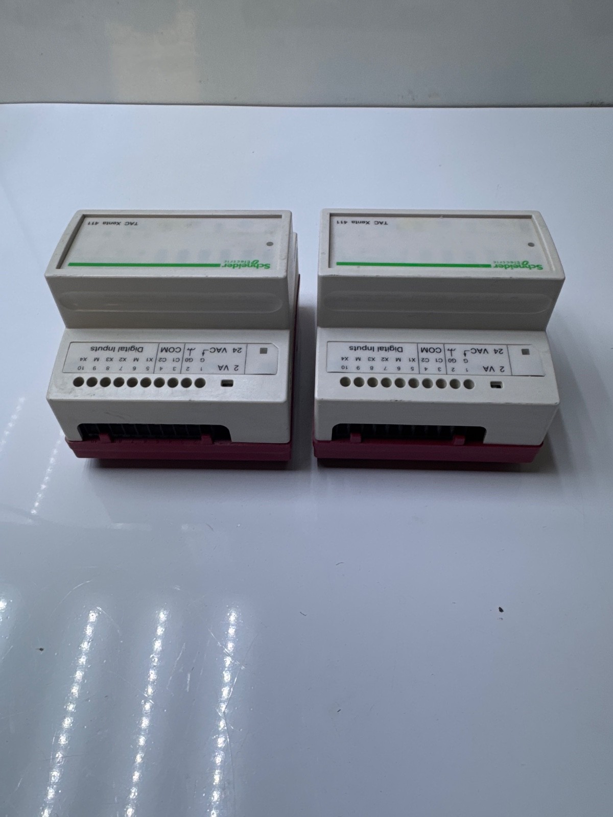 LOT OF 2 PCs Schneider Electric TAC Xenta 411 Digital Input & Digital Output
