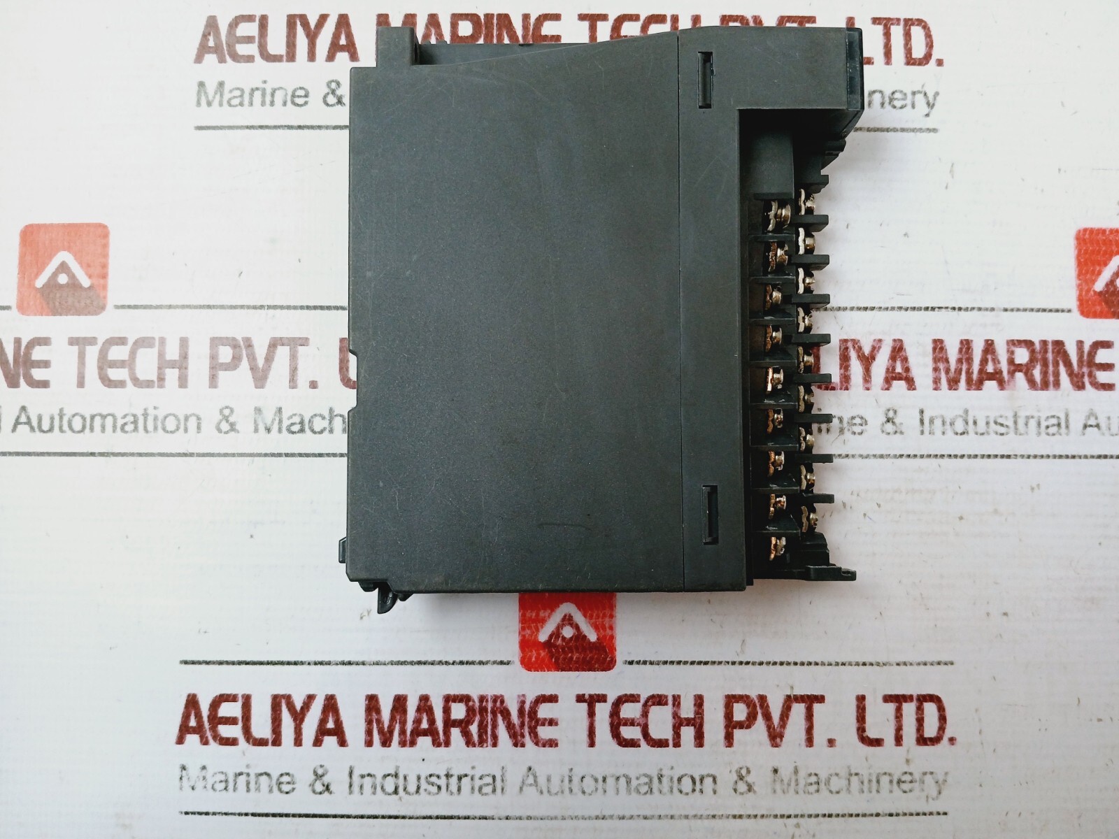 MITSUBISHI ELECTRIC QY10 MELSEC-Q Output Unit 24VDC 2A 240VAC