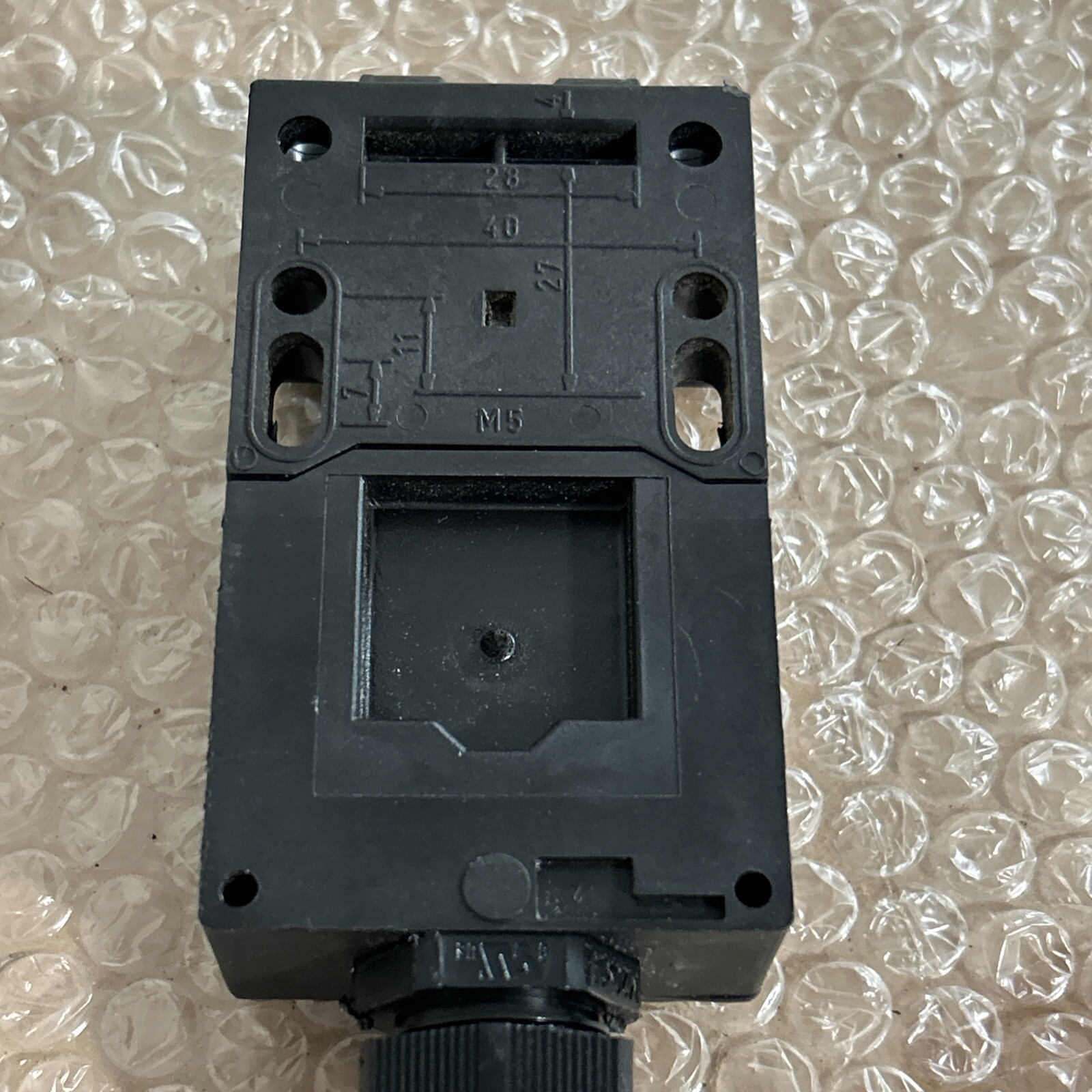 (5) SCHMERSAL AZ16-03ZVRK-M20- SAFETY INTERLOCK SWITCH – USED –