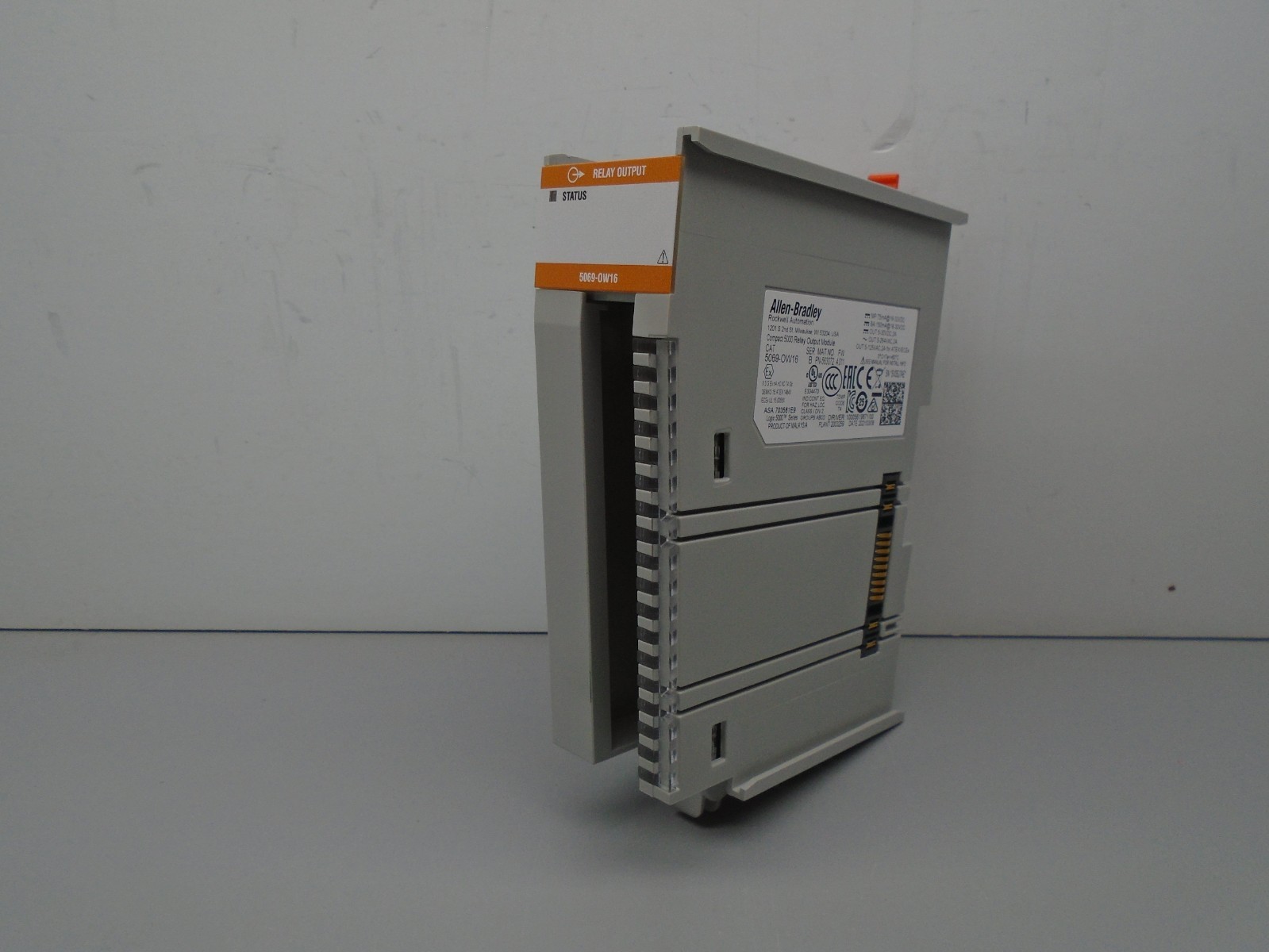 Allen Bradley 5069-OW16 /B Relay Input PN-563072 5069-0W16 N320