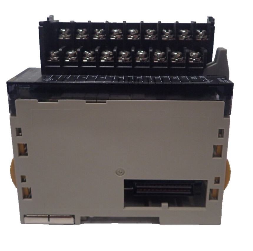 OMRON CJ1W-OC211 OUTPUT UNIT (16 POINTS)