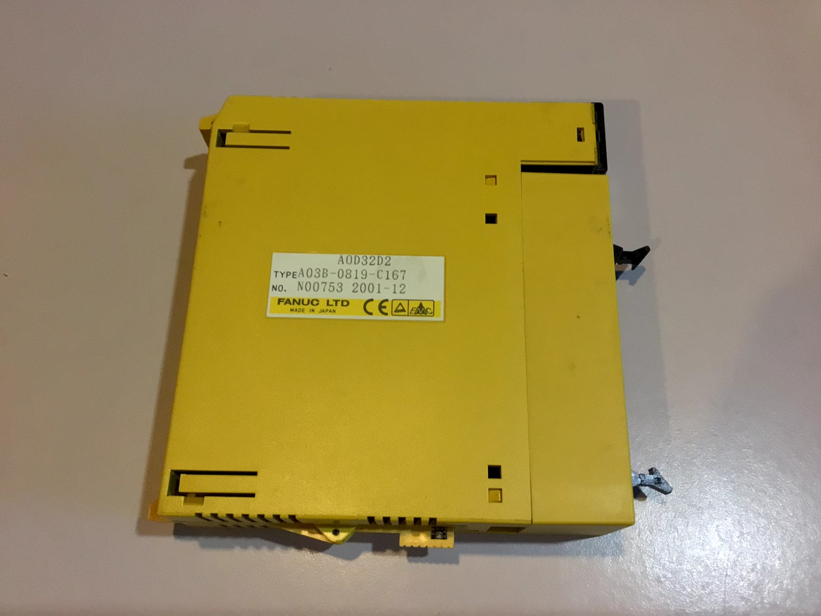 Fanuc AOD32D2 Type A03B-0807-C167 Output Unit DC 12/24V 0.1Amp
