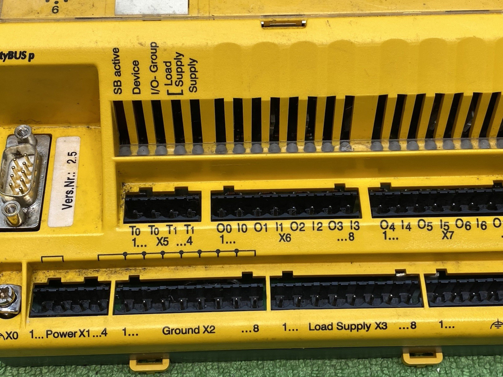 Pilz 301140 PSS SB DI8O8 SafetyBUS Input Output Module