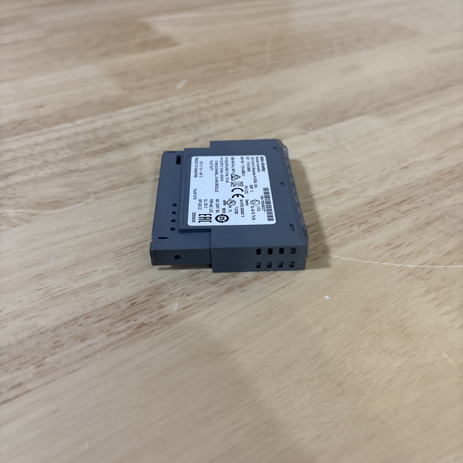ALLEN BRADLEY 1734-OB8E Ser. C F/W 3.022 / 1734OB8E (USED TESTED CLEANED)