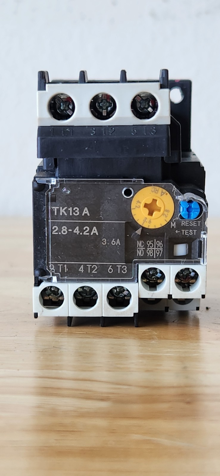 FUJI ELECTRIC TK13A 2.8-4.2A THERMAL OVERLOAD RELAY