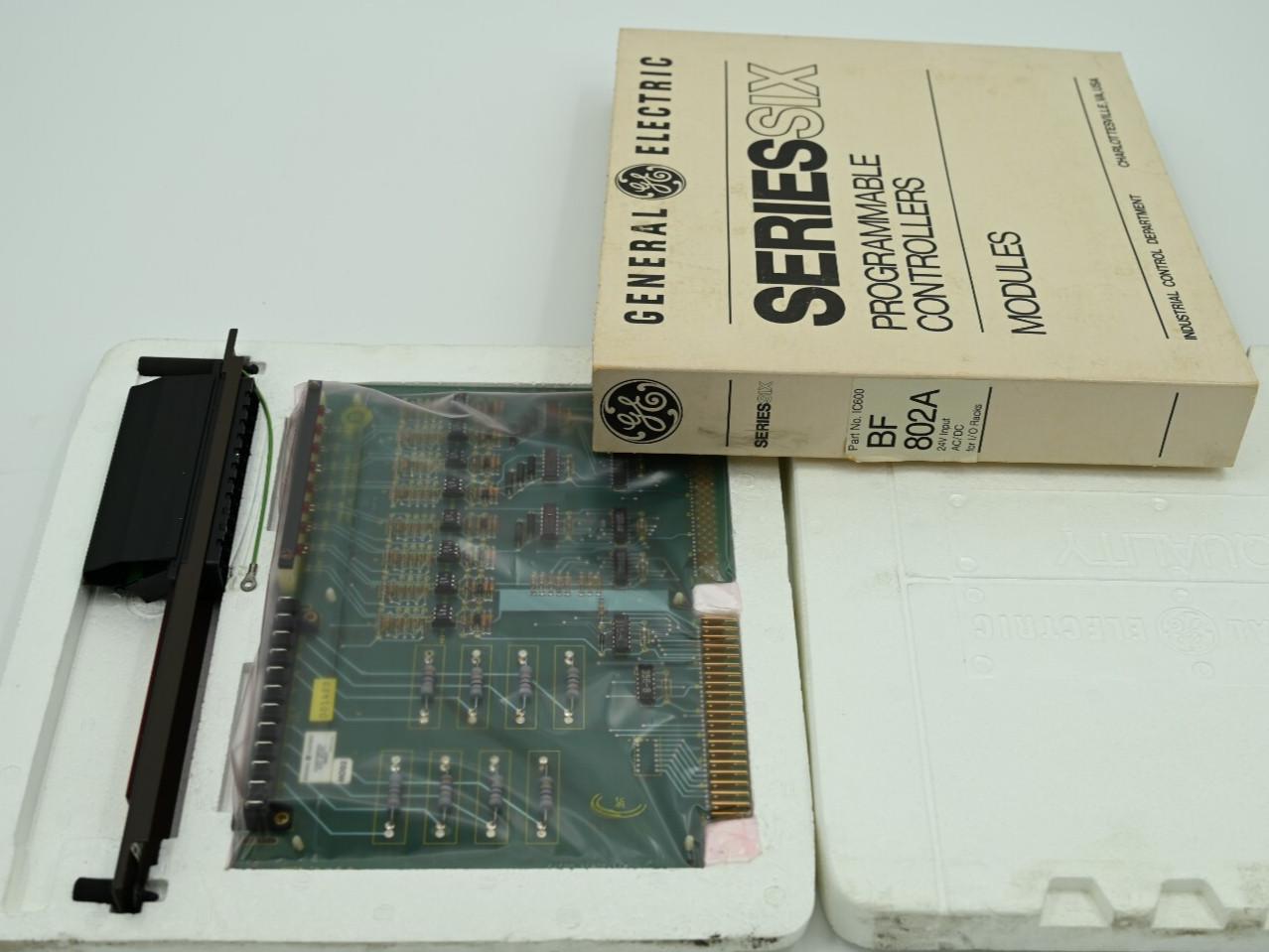 GE Fanuc IC600BF802A Series Six 24V Input AC/DC for I/O Racks New in Box