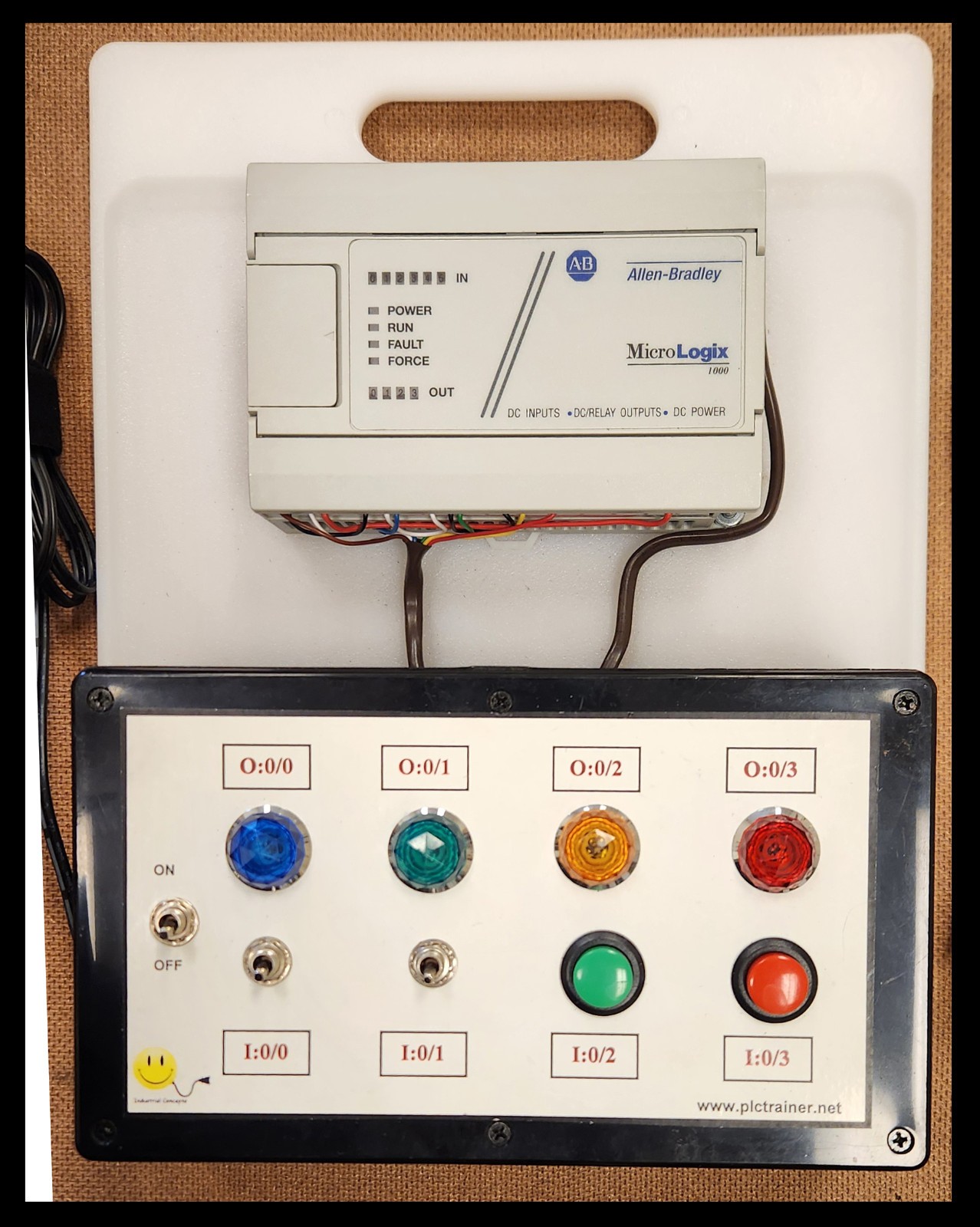 PLC TRAINING KIT ALLEN BRADLEY 1761-L10BXB WITH PROG CABLE AND TRAINING GUIDE