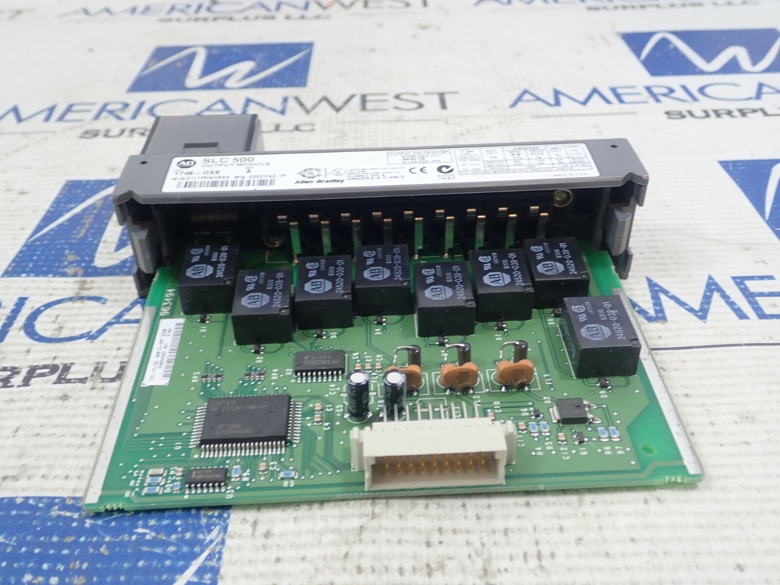 Allen Bradley 1746-0X8 SLC 500 Output Module Ser A no door