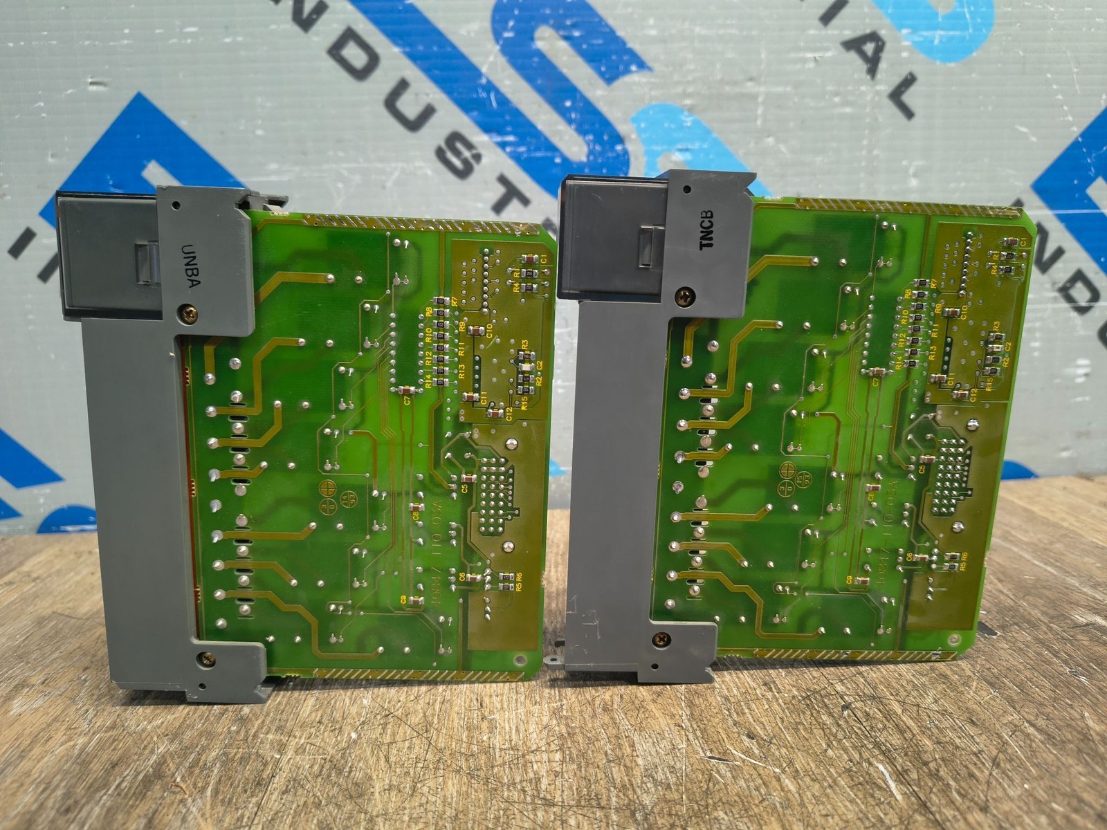 (LOT OF 2) ALLEN-BRADLEY 1746-0X8 SER.A SLC 500 OUTPUT MODULE
