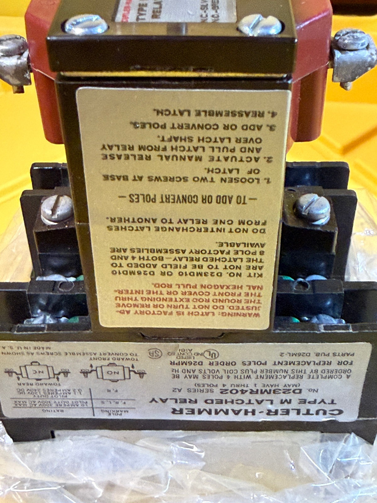 D23MR402A Cutler-Hammer Type M Relay with Latch 4P NO Coil 110/120V 50/60Hz 300V