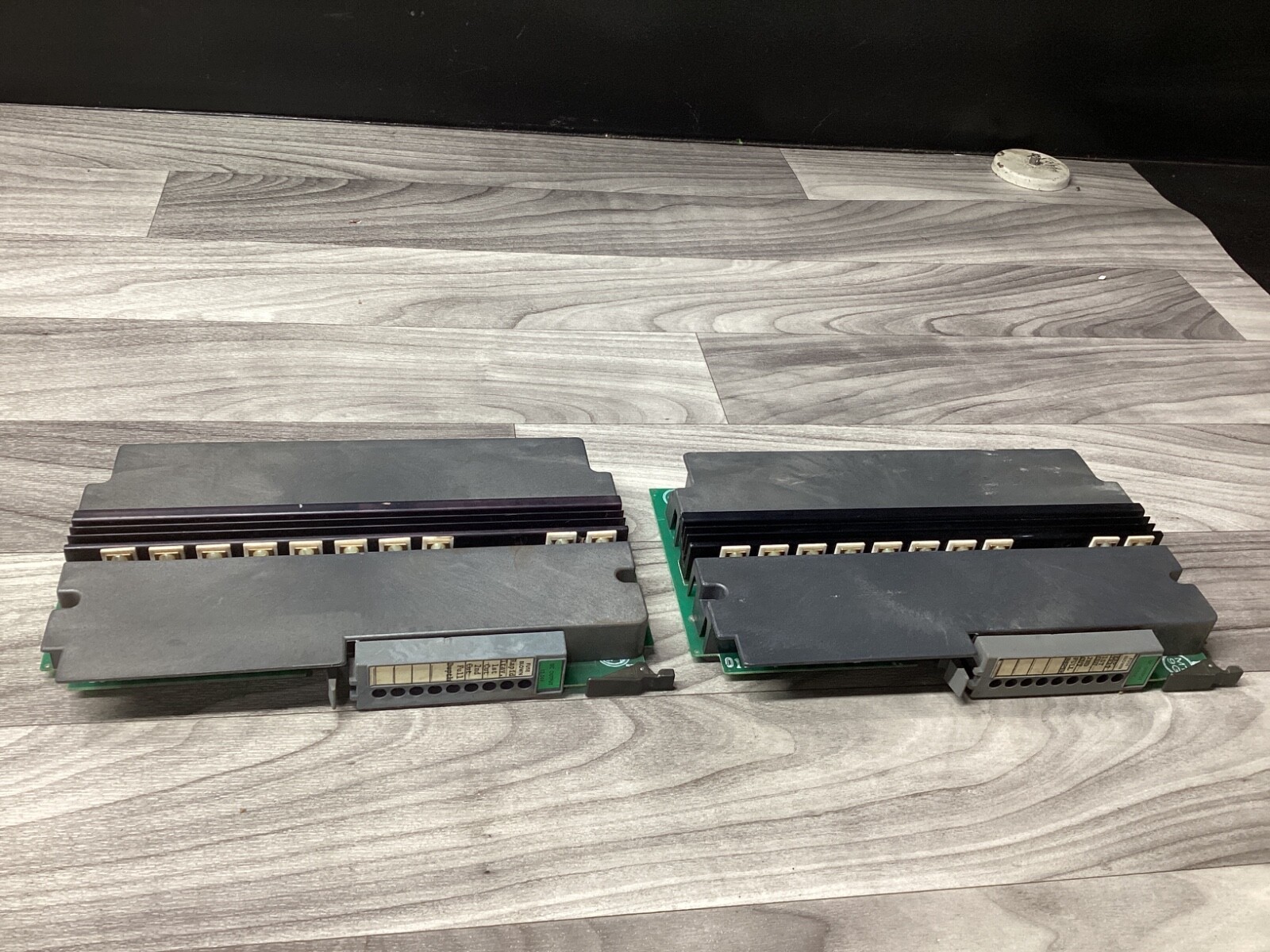 LOT OF 2 Allen Bradley 1771-OB DC Output Module, 8-Point, 12-24V 146E138PR6*CO