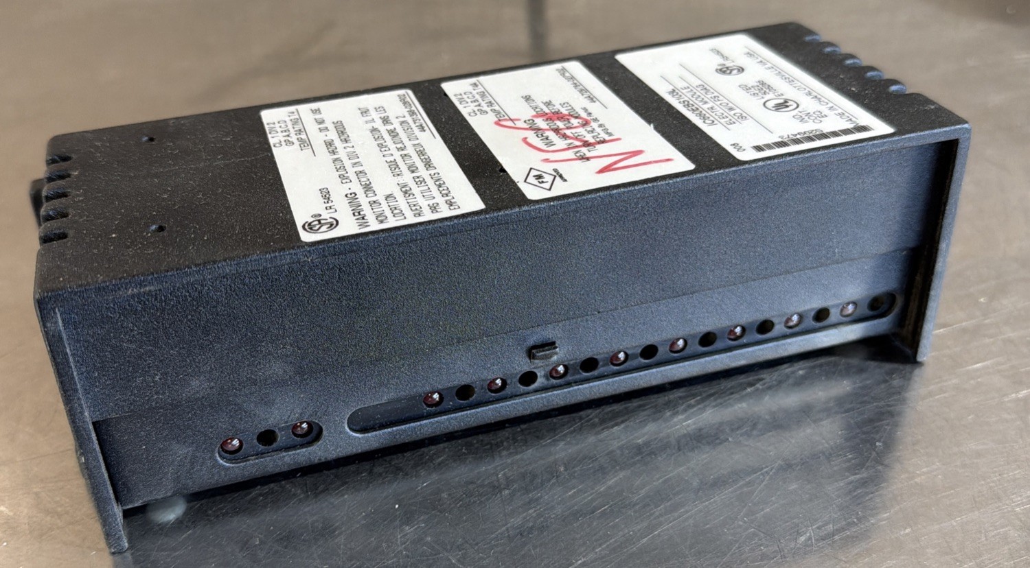 GE Fanuc IC660EBS103L Genius Isolated I/O Module-Taken Out Of Service. Parts