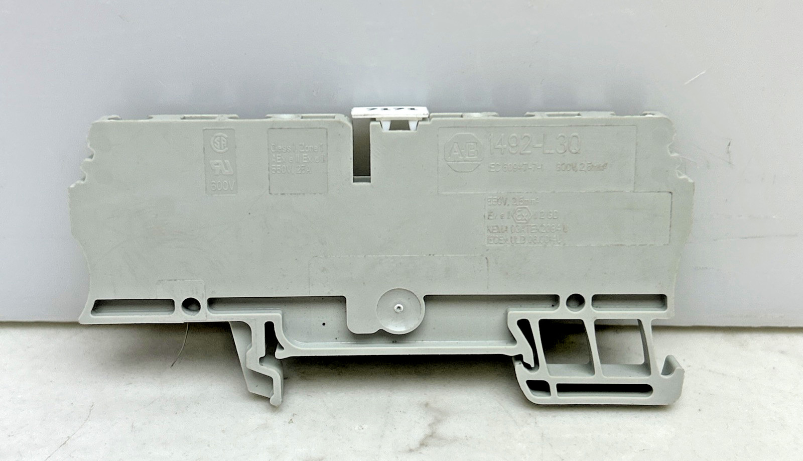 70 Pack Allen Bradley 1492-L3Q Grey Wire Terminal Blocks 25 Amp 600v Used