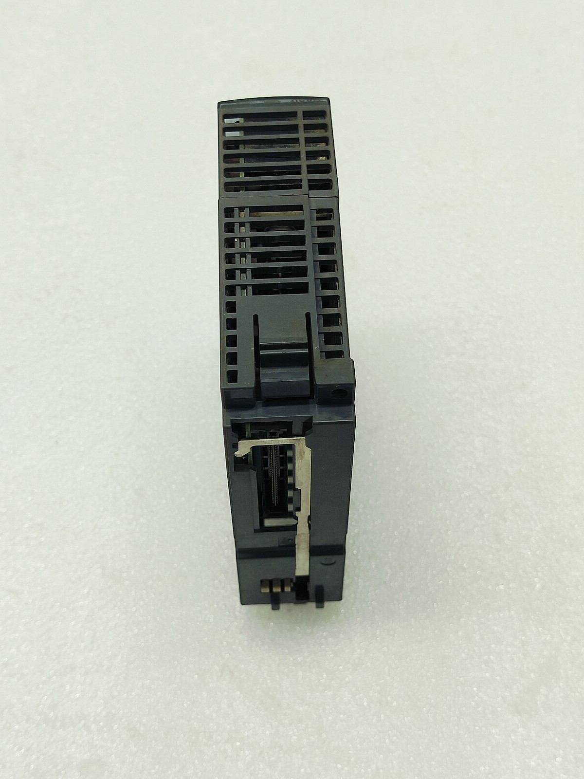 Mitsubishi QY80 Output Module 12/24VDC 0.5A