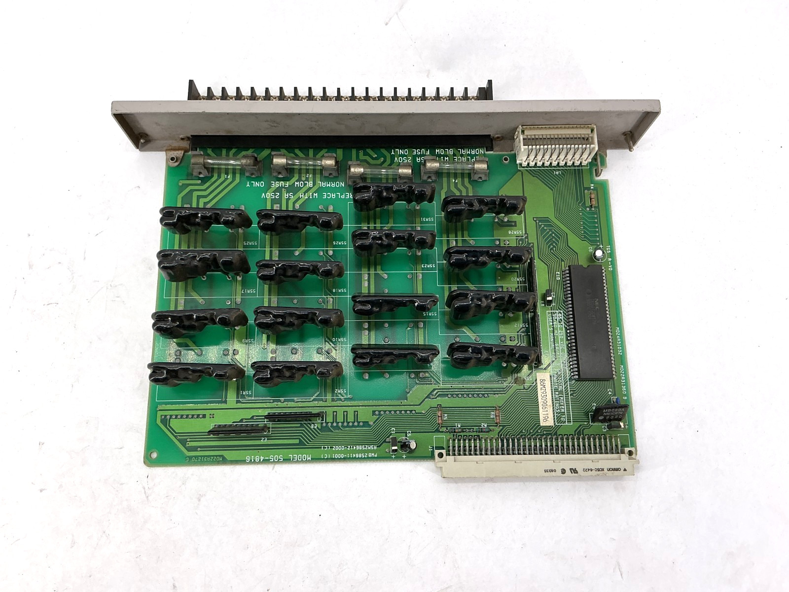 Siemens 505-4816 PLC Output Module 16-Point 110/220VAC 50/60HZ 505-4816