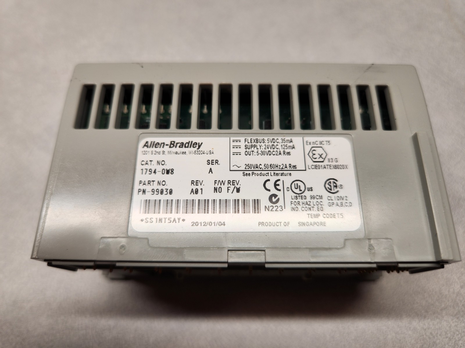 Allen Bradley 1794-OW8 FLEX I/O 8-Point Relay Output Module