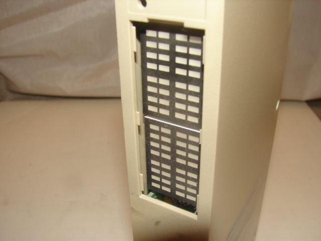 OMRON C250HL-OD213-MK OUTPUT MODULE – MISSING PLASTIC FRONT PIECE ***XLNT***