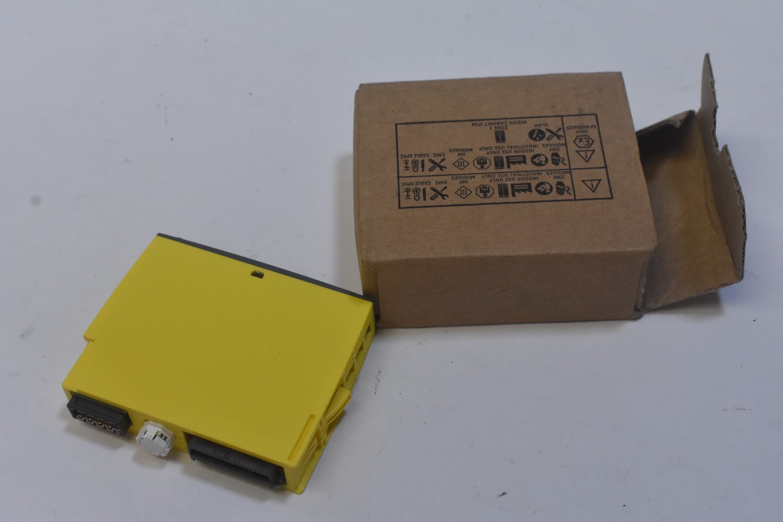 Siemens Digital Output Module ET 200SP 6ES7 136-6DB00-0CA0 Replacement Unit