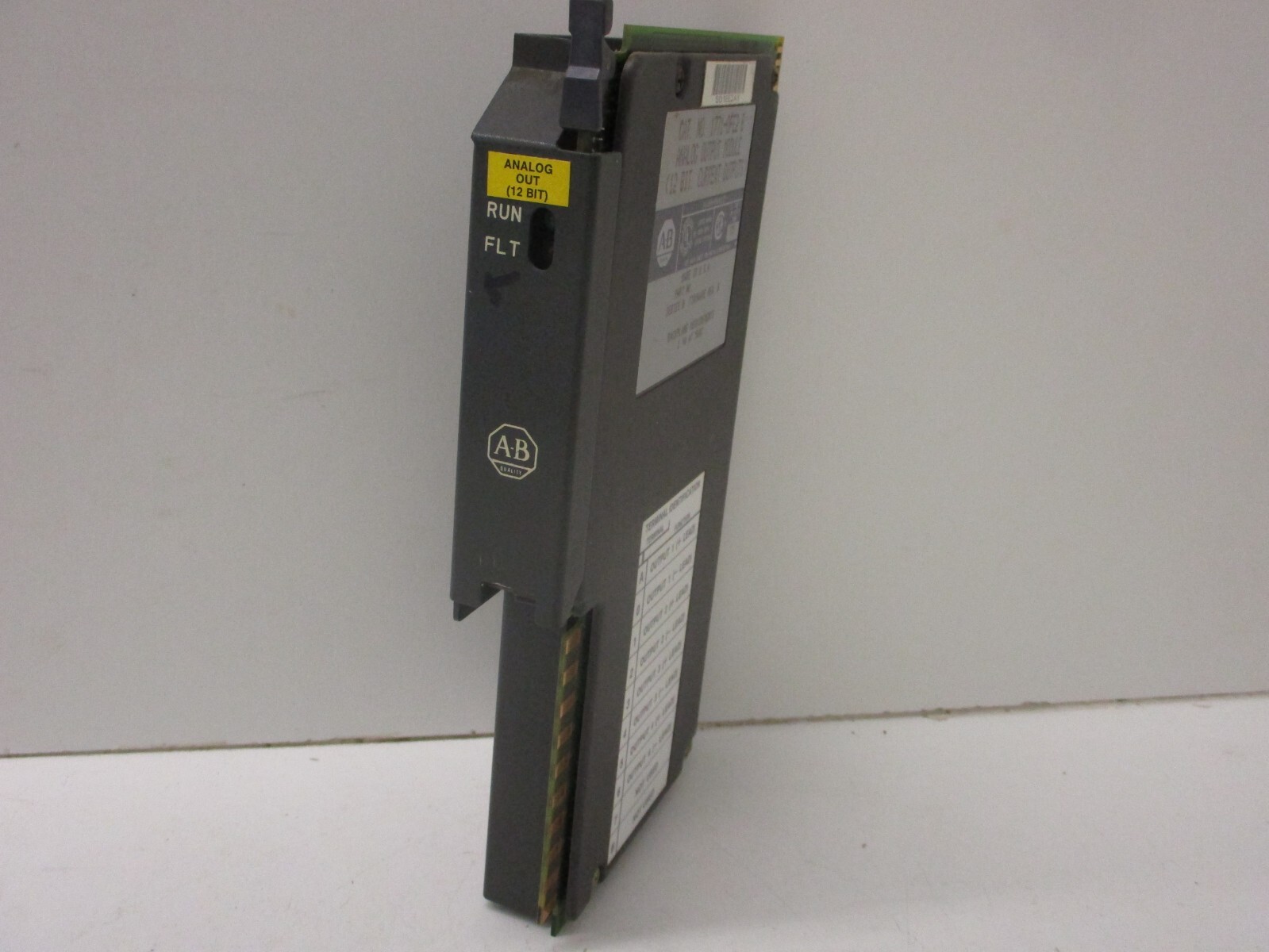 ALLEN BRADLEY 1771-OFE2 B ANALOG OUPUT MODULE 12 BIT