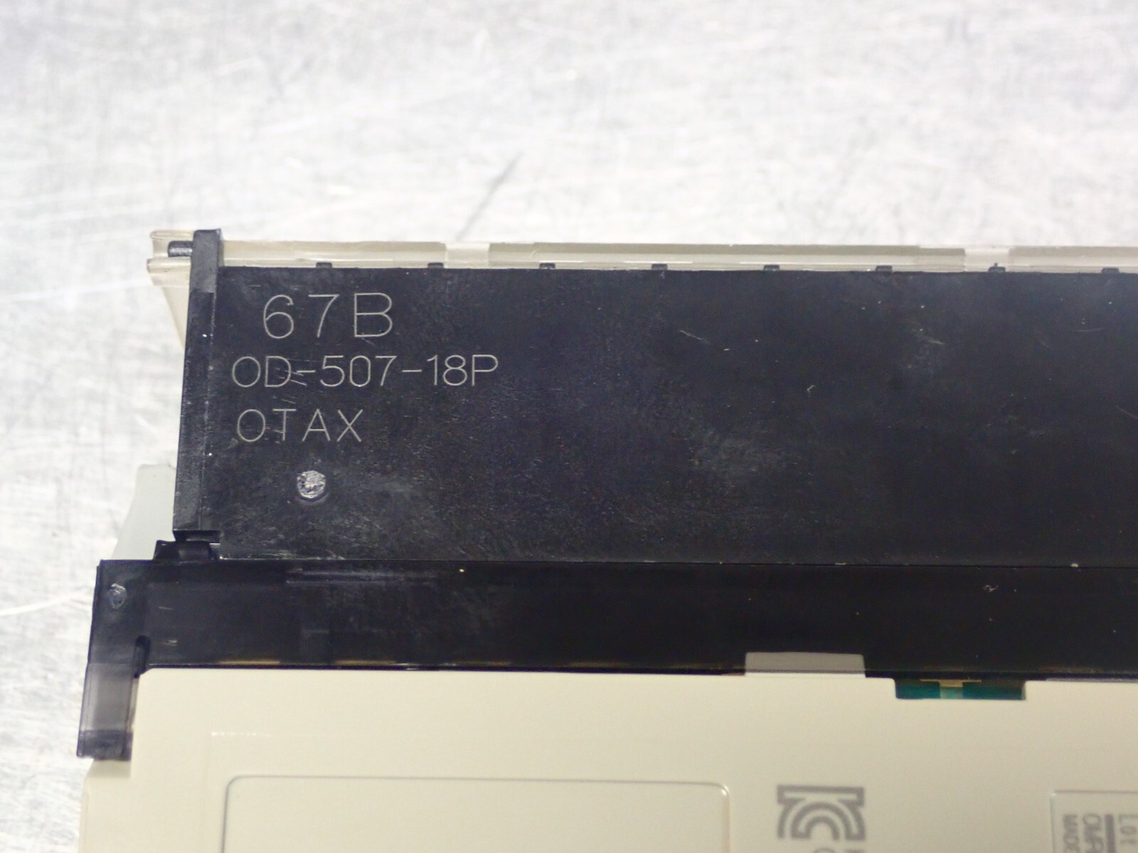 Omron CJ1W-OC211 Output Unit AC250V 2A DC24V 2A Used With Warranty