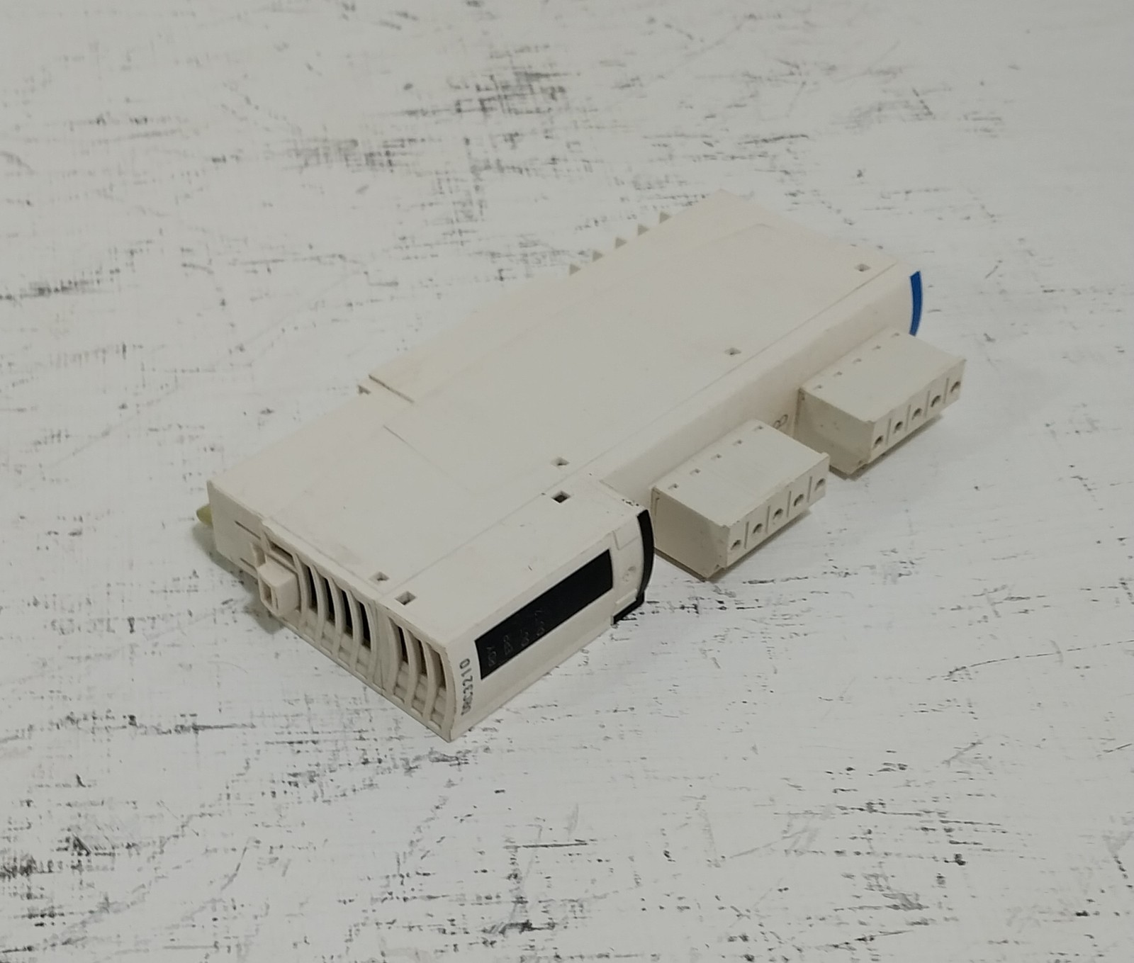 New Telemecanique Advantys STBDRC3210 Relay Output Module 2A 24V Coil 2pt PLC