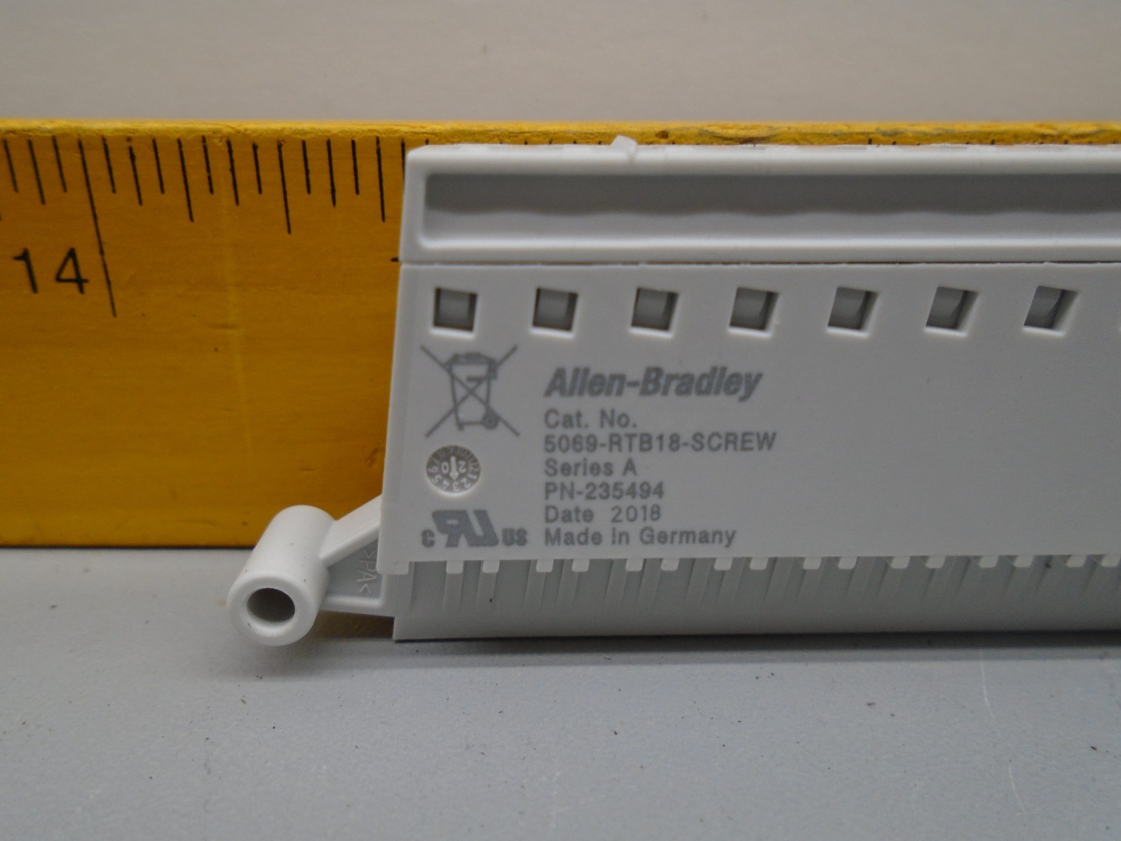 Allen Bradley 5069-RTB18-SCREW Allen Bradley Compact 5000 Terminal Strip N104