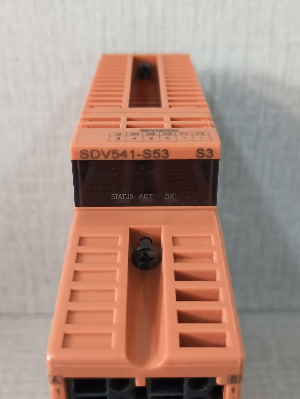SDV541 YOKOGAWA SDV541-S53 STYLE S3 DIGITAL OUTPUT MODULE WITH STB4S-10 S2