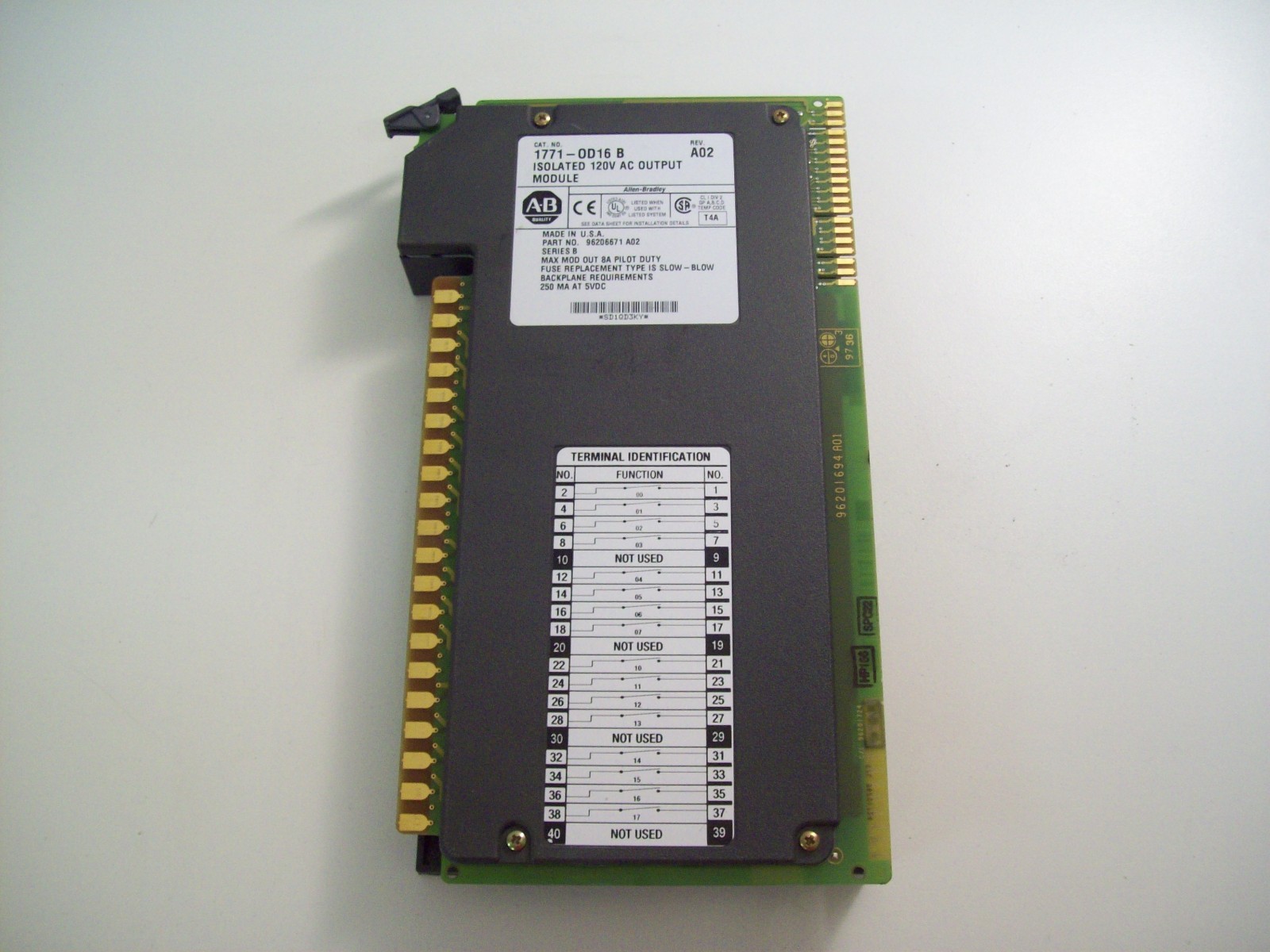 ALLEN BRADLEY 1771-OD16 B REV A02 120V AC OUTPUT MODULE – FREE SHIPPING!!!