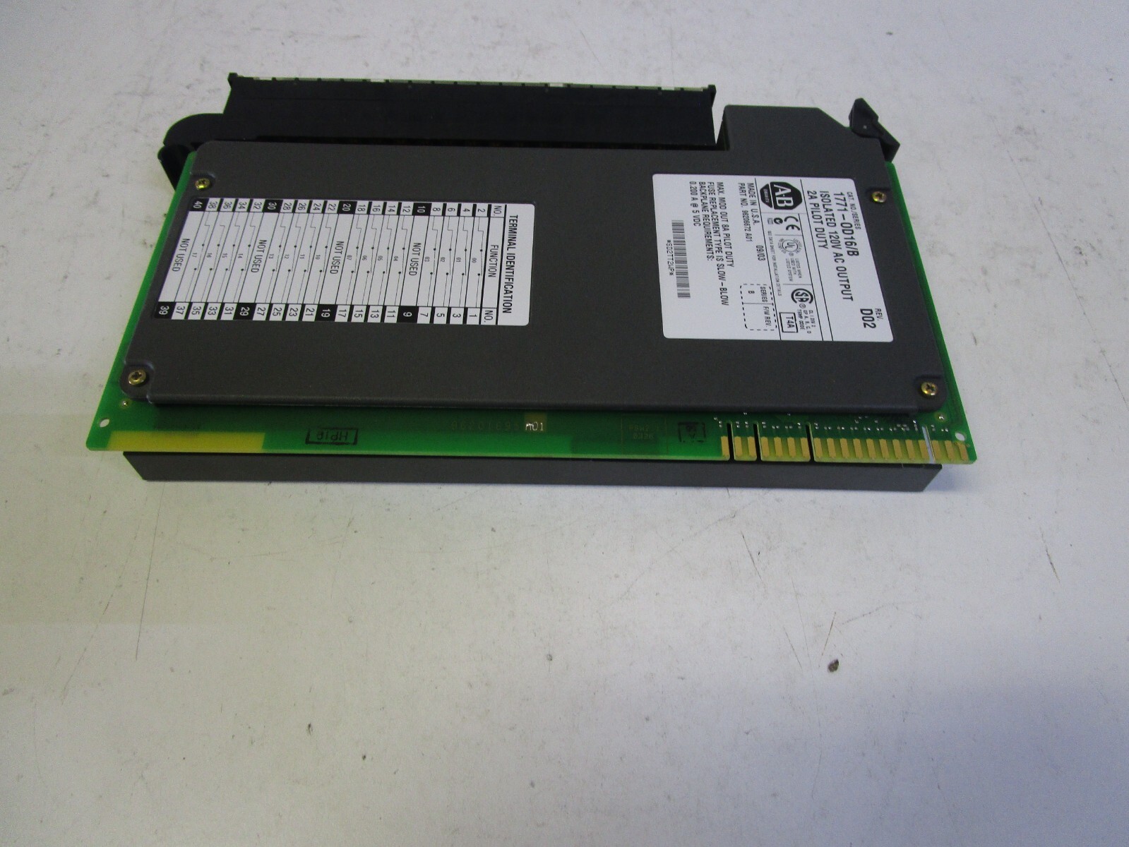 ALLEN-BRADLEY 1771-OD16/B SER.B REV.D02 120V AC OUTPUT MODULE – FREE SHIPPING!!!