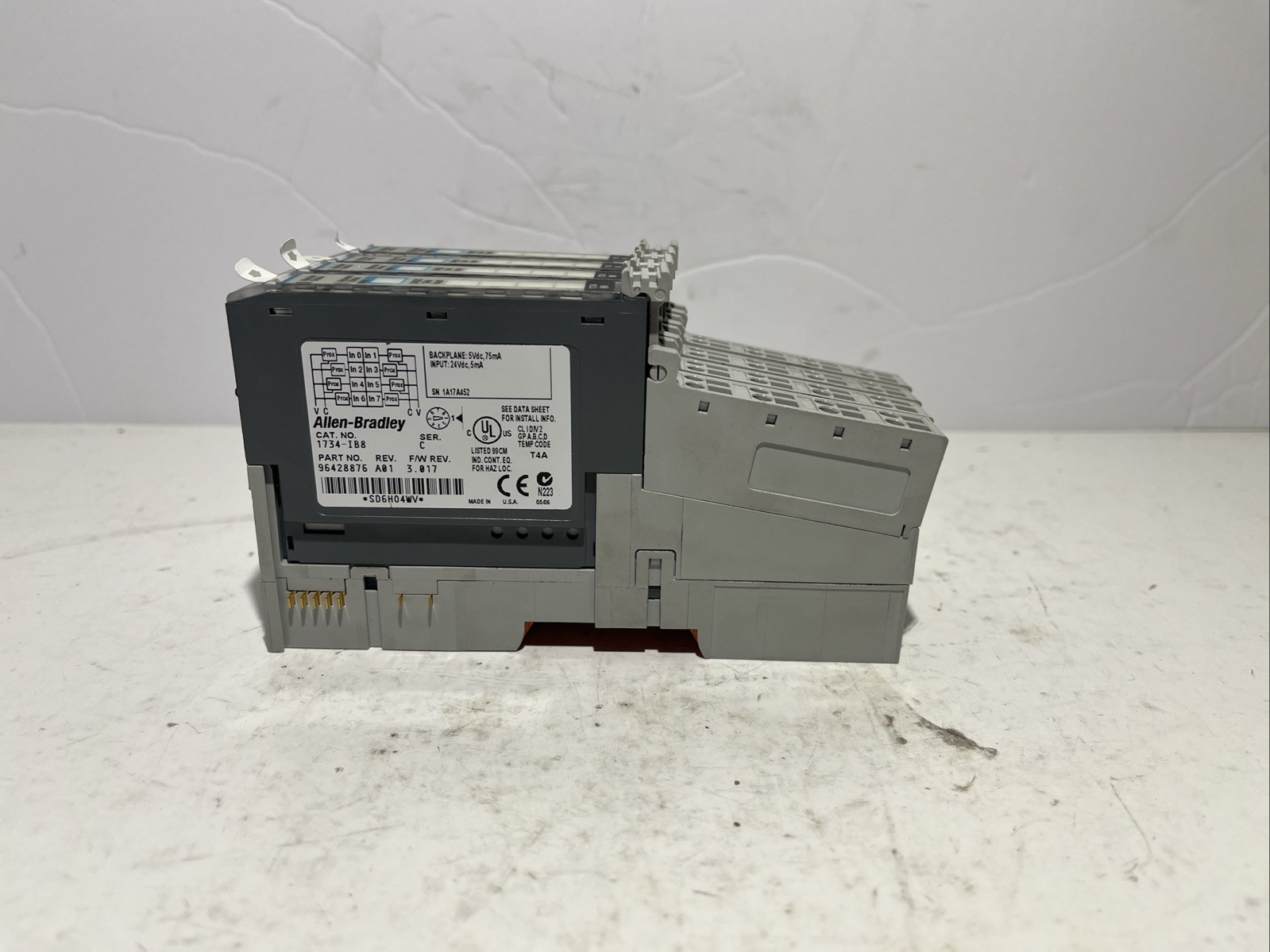 Allen Bradley 1734-IB8 Ser C I/O Digital Output Module w/ 1734-MB (LOT OF 4)