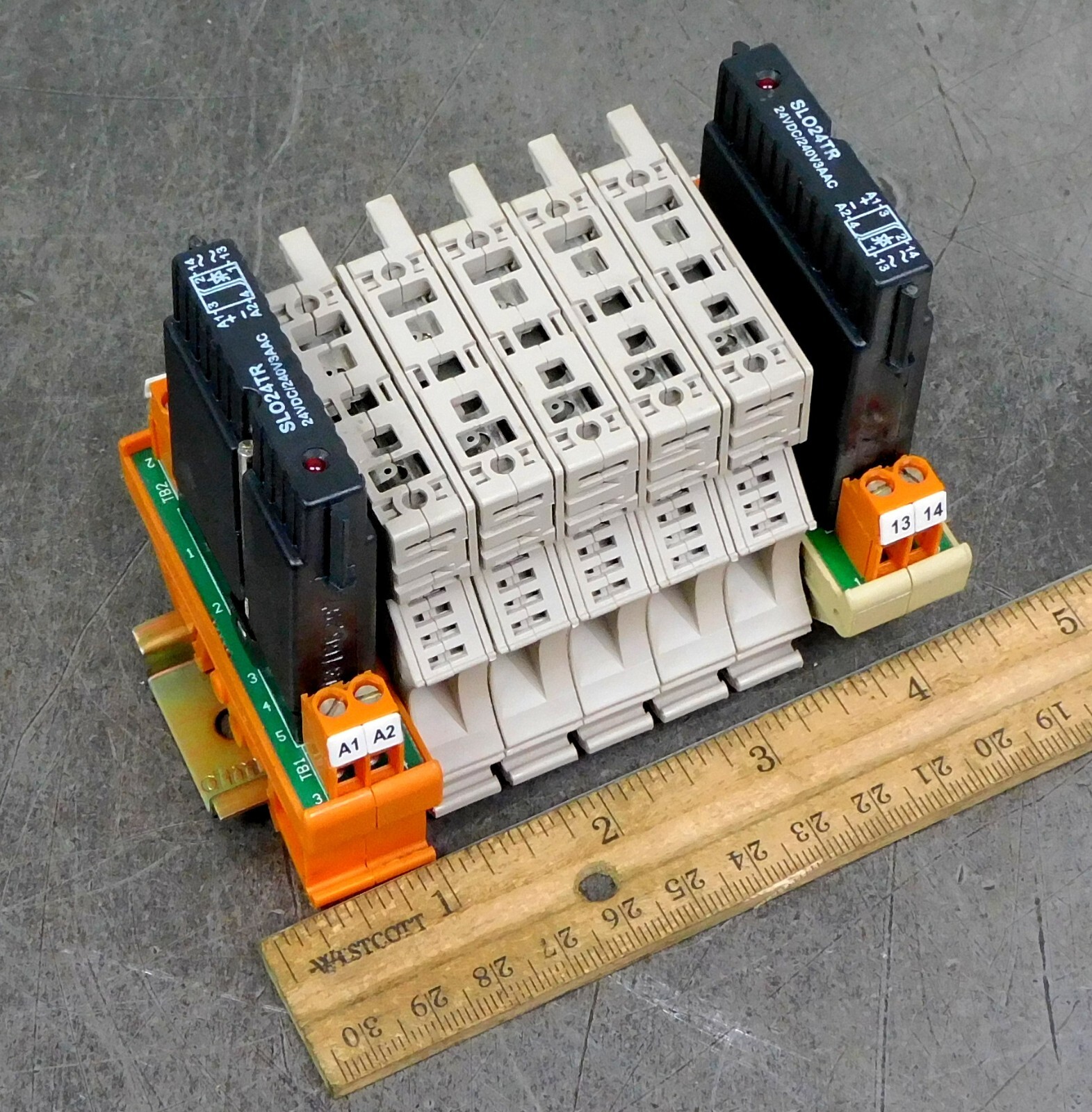 Weidmuller WSI6/2 Fuse Holder LR82859 Outlet Module w/ Delcon SLO24TR DIN Rail