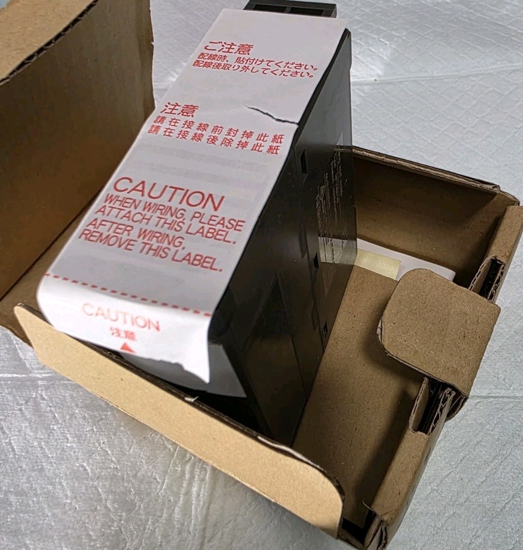 NIB Open Item Fuji Electric NP1AX04-MR Analog Input Module 4-Channel 24VDC 10MA