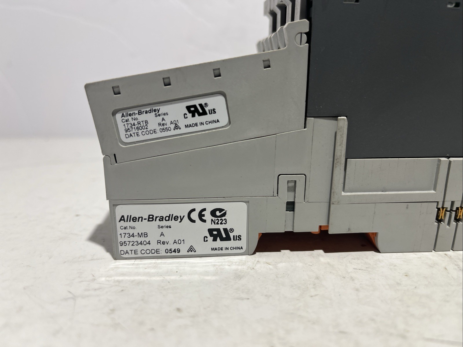 Allen Bradley 1734-IB8 Ser C I/O Digital Output Module w/ 1734-MB (LOT OF 4)