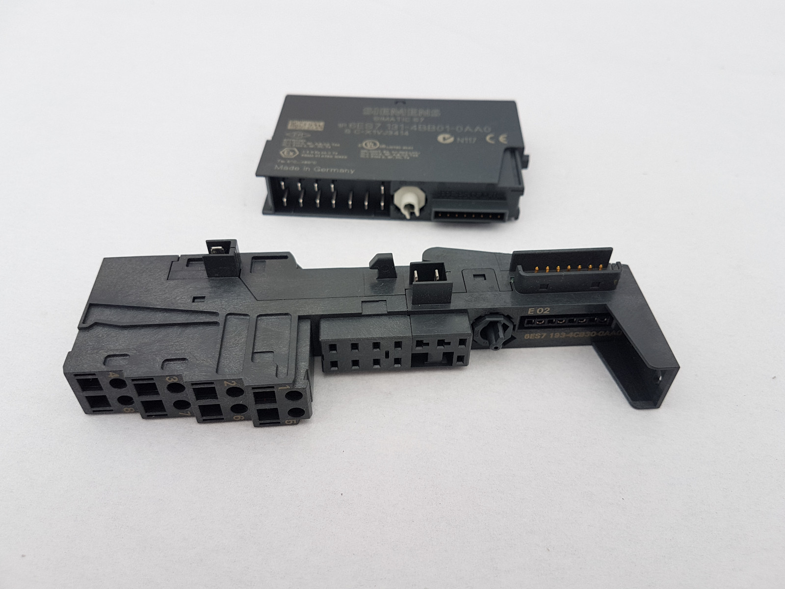 Siemens Simatic 2 DI DC 24V ET200S 6ES7131-4BB01-0AA0 + 6ES7193-4CB30-0AA0