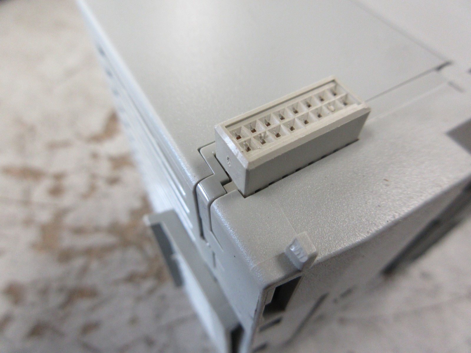 Allen-Bradley Flex I/O Analog Input Module 1794-IE8 *Broken Clip* Used
