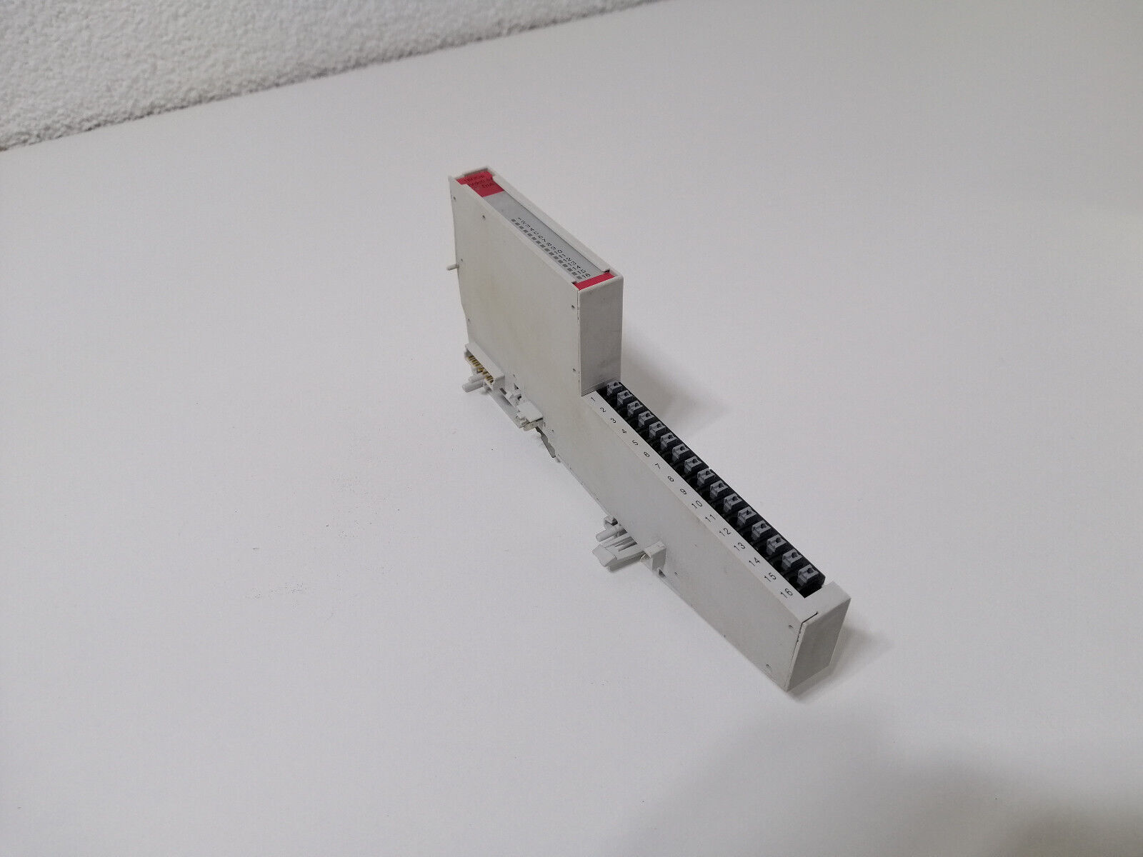 Eaton XNE-16DO-24VDC-0.5A-P Part No: 140039 PLC Output Module (PLC, PLC, I/O)