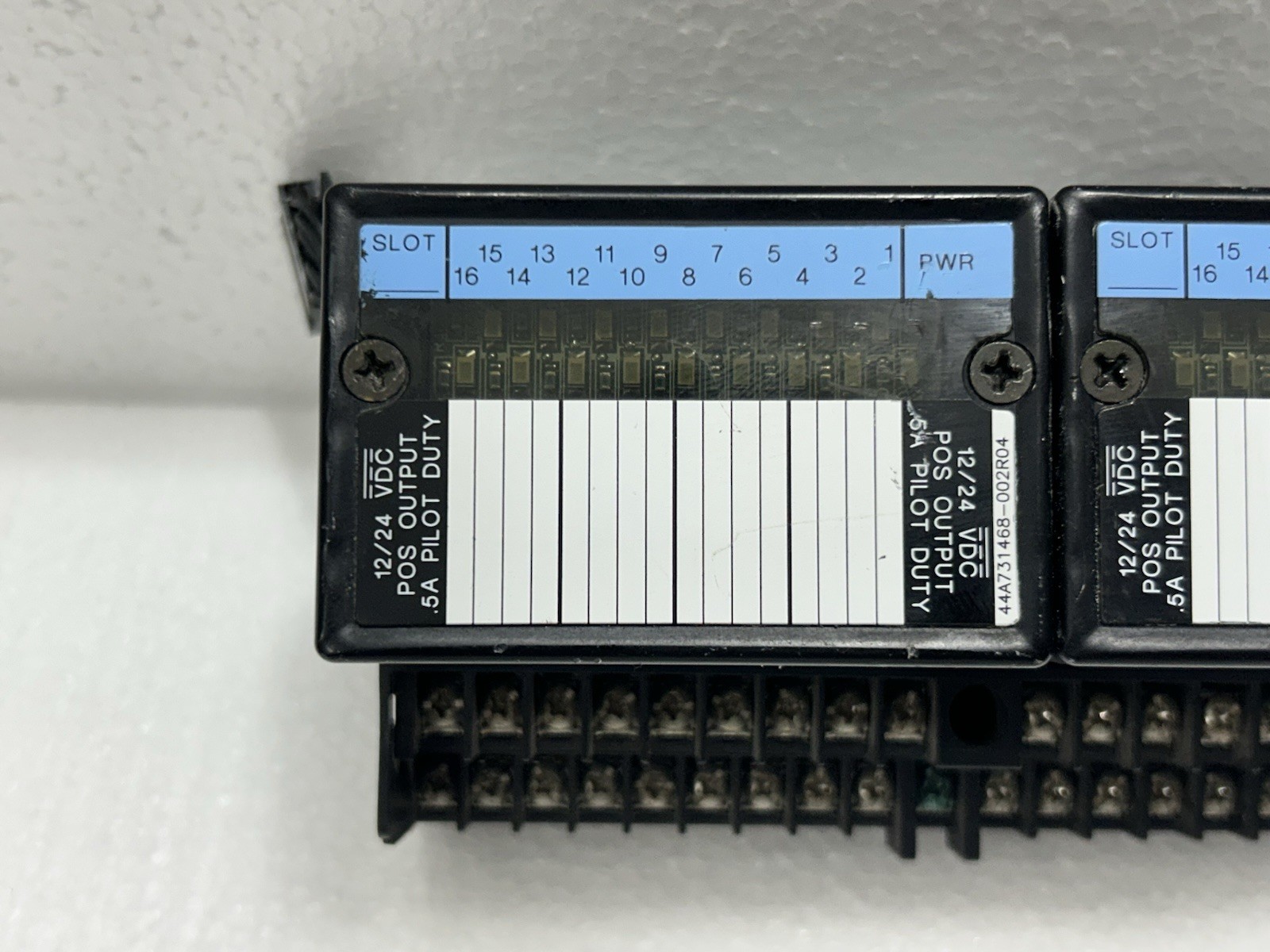 LOT OF 2PCS GE FANUC IC670MDL740J DISCRETE OUTPUT MODULE 12/24VDC 0.5AMP